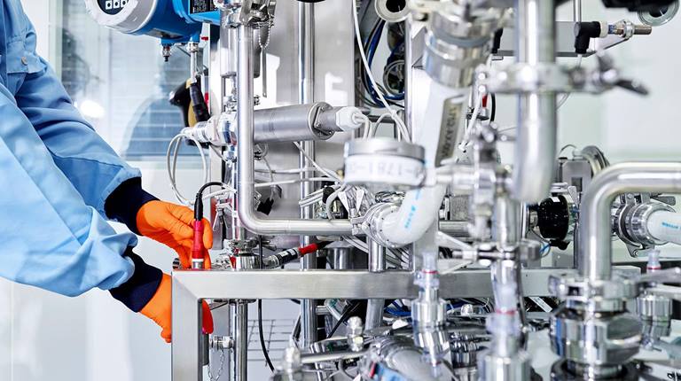 employee fixing equipment